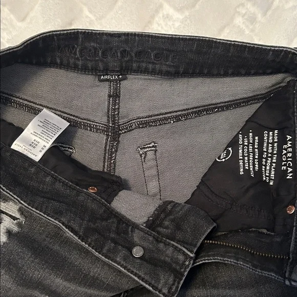 American Eagle Outfitters Men’s Charcoal Distressed Denim size 28/30 - Picture 2 of 8